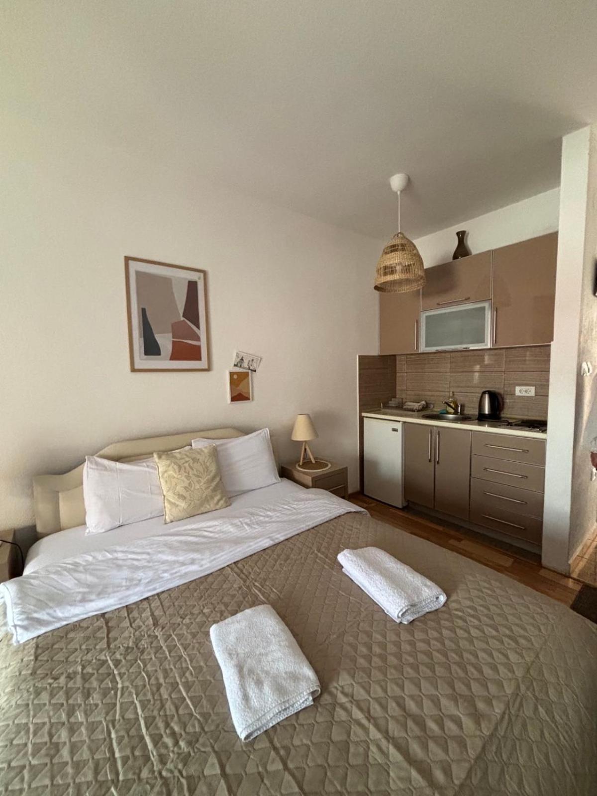 Apartments Markovic Cattaro Esterno foto