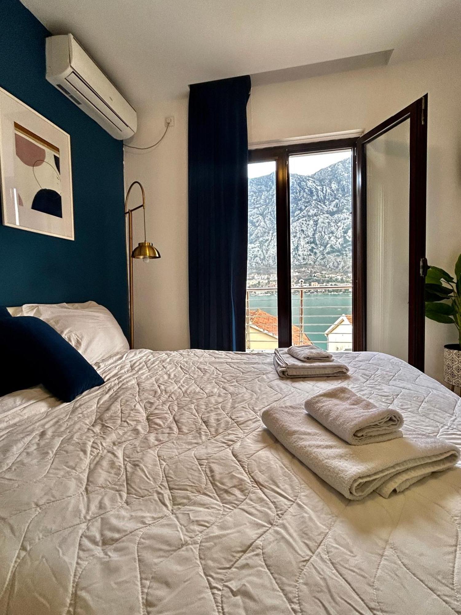 Apartments Markovic Cattaro Esterno foto