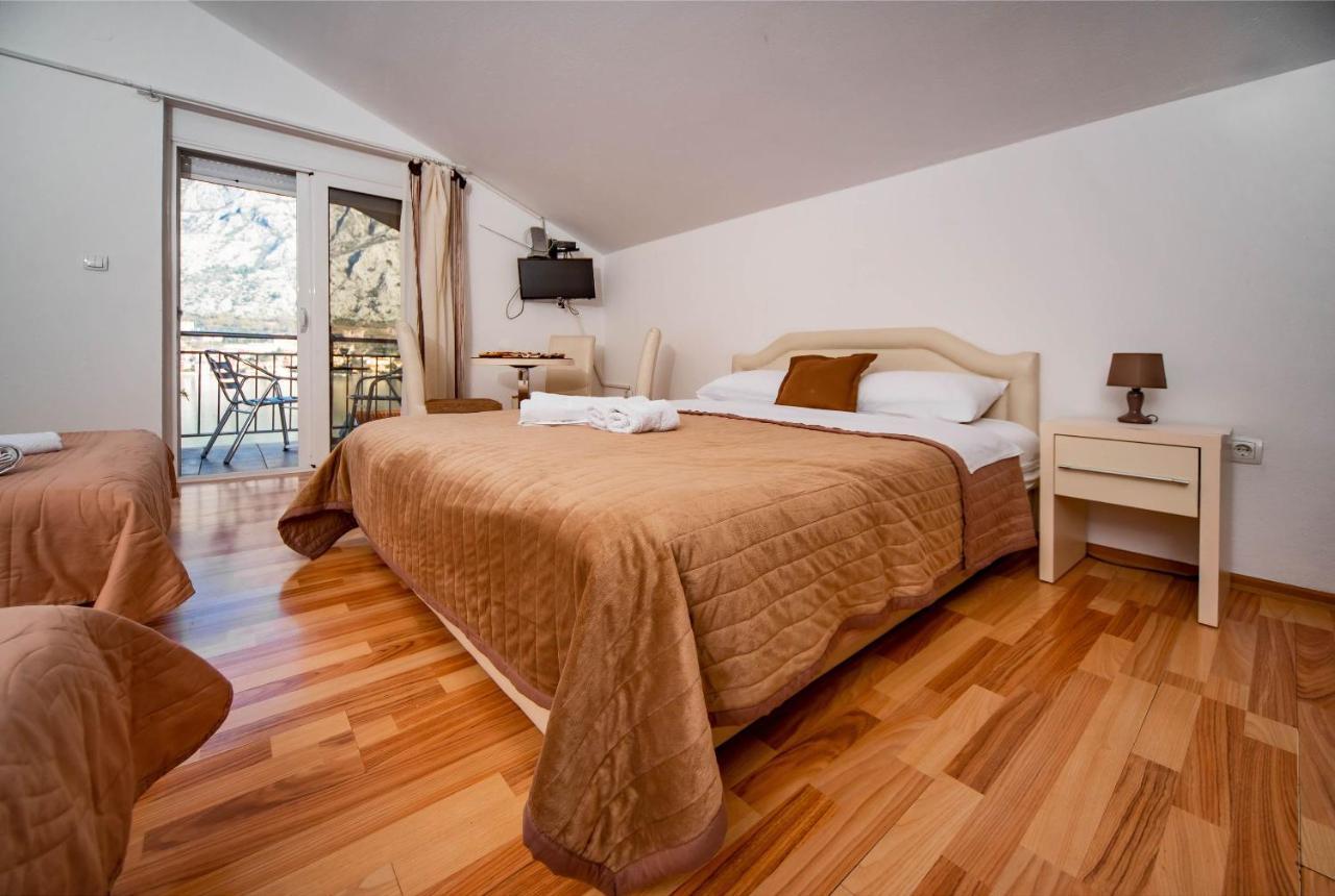 Apartments Markovic Cattaro Esterno foto
