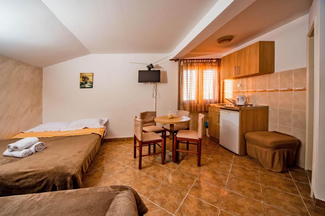 Apartments Markovic Cattaro Esterno foto