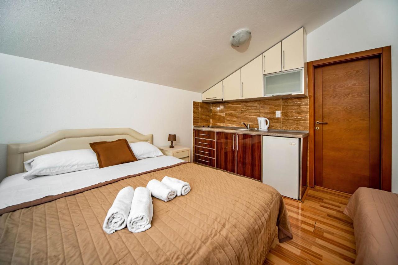 Apartments Markovic Cattaro Esterno foto