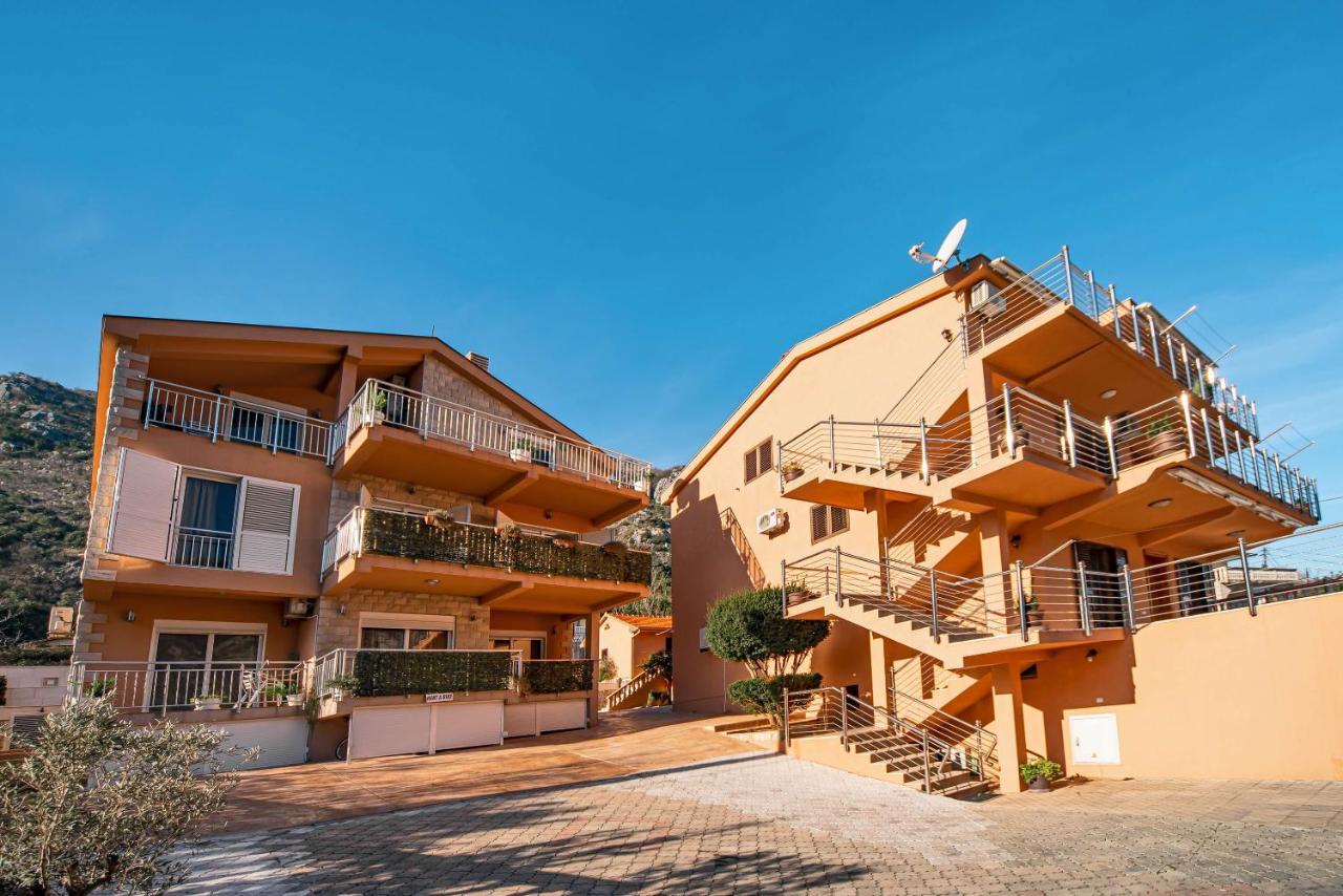 Apartments Markovic Cattaro Esterno foto