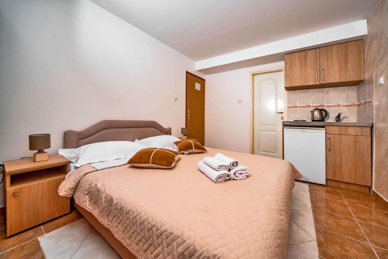 Apartments Markovic Cattaro Esterno foto