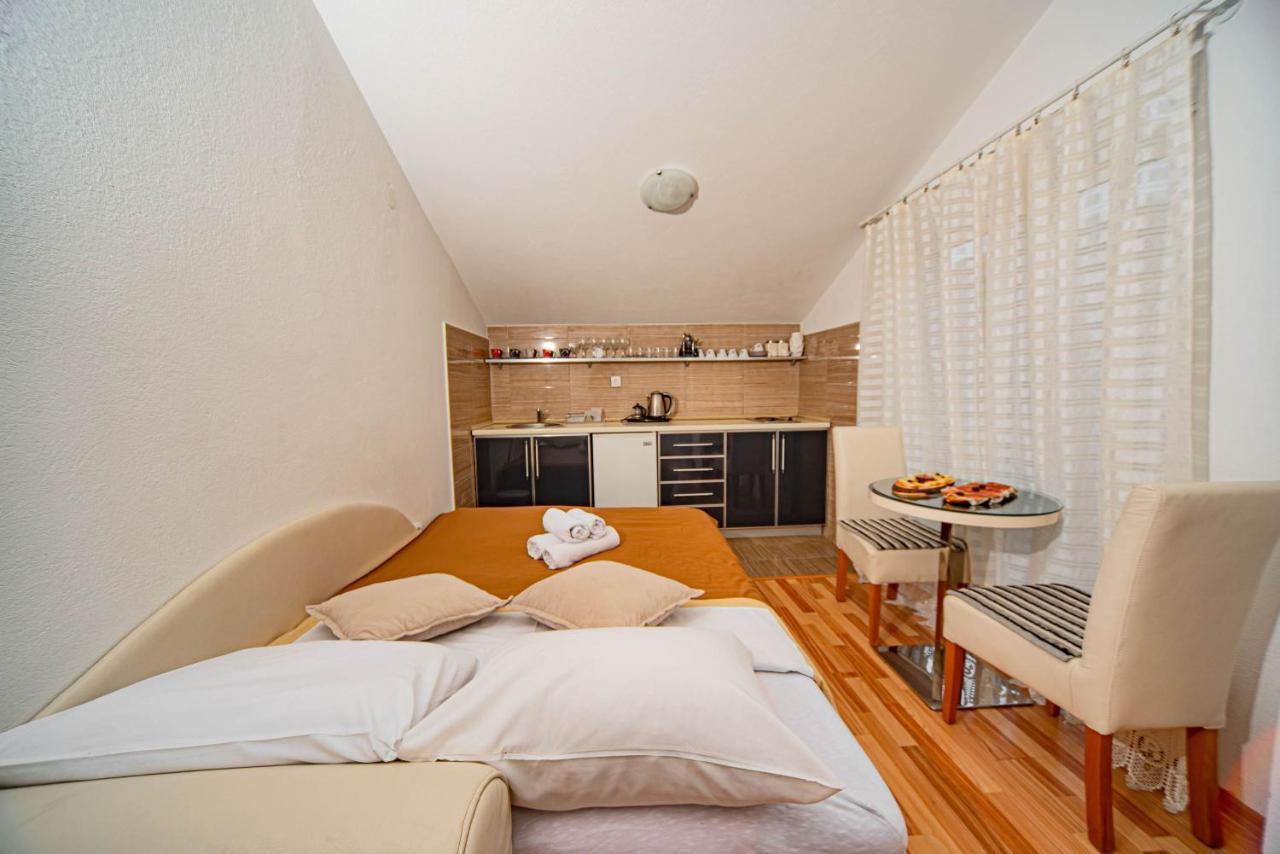 Apartments Markovic Cattaro Esterno foto