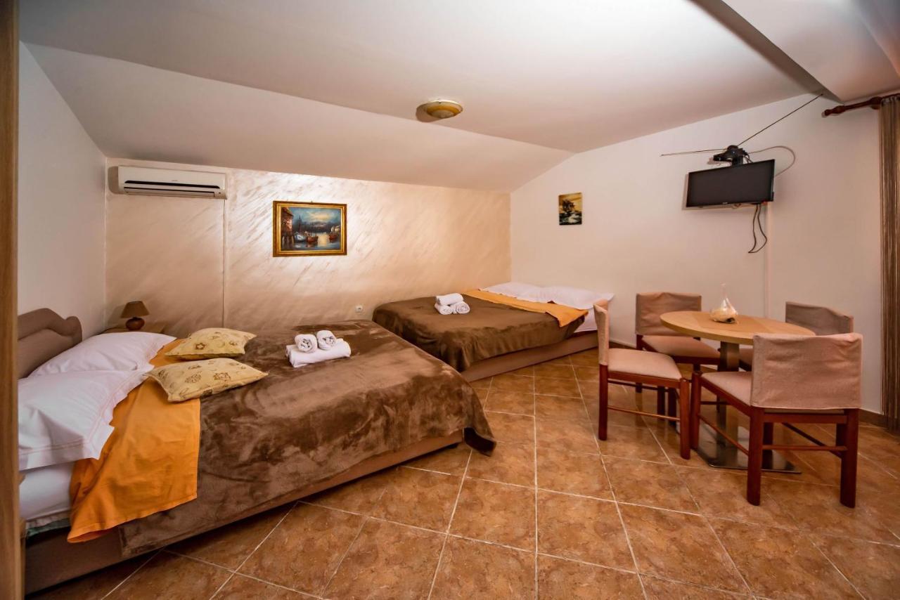 Apartments Markovic Cattaro Esterno foto
