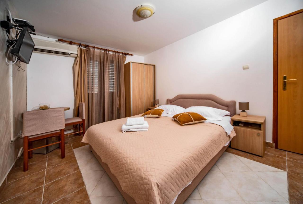 Apartments Markovic Cattaro Esterno foto