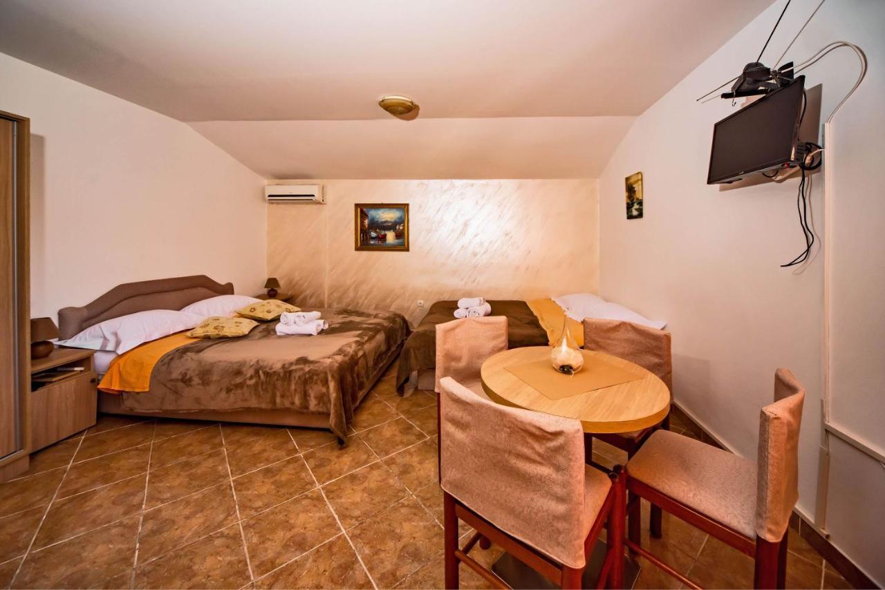 Apartments Markovic Cattaro Esterno foto