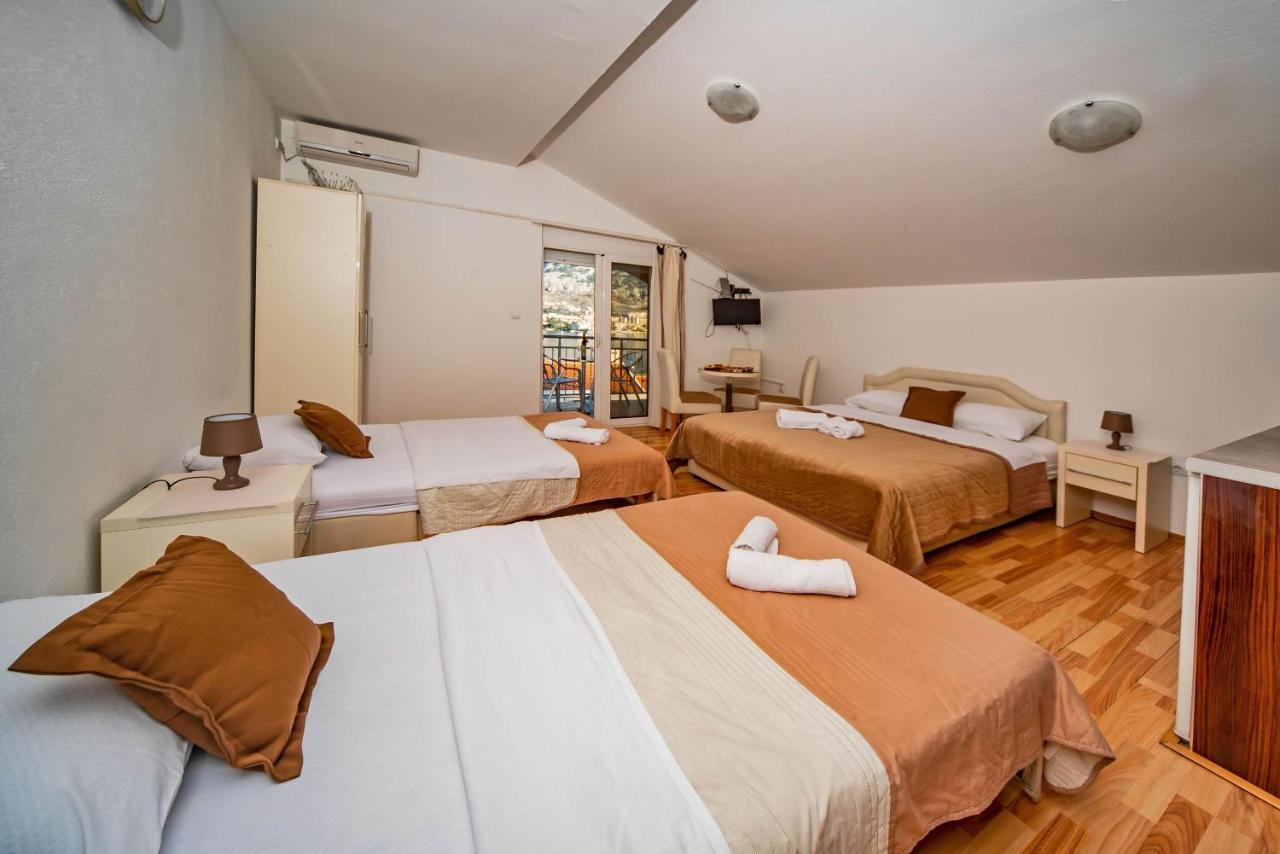 Apartments Markovic Cattaro Esterno foto