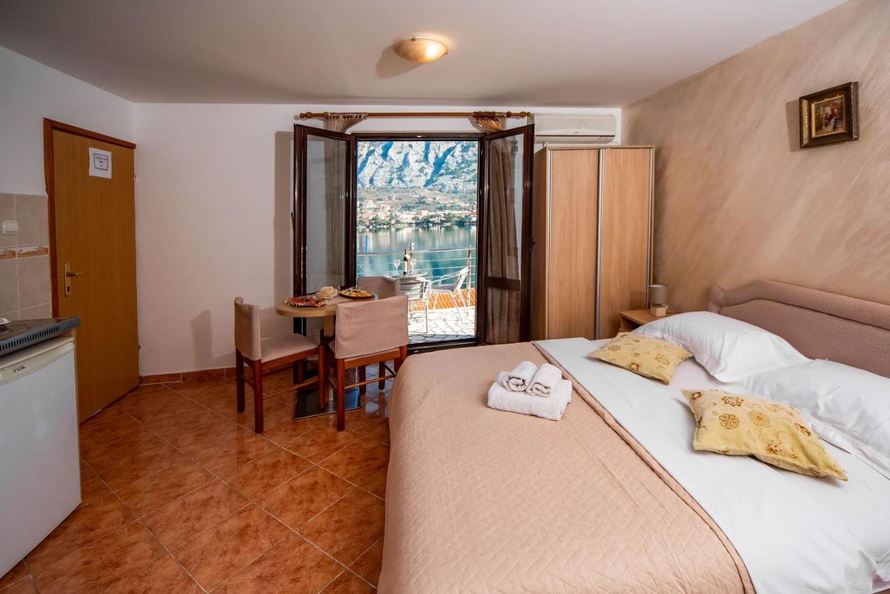 Apartments Markovic Cattaro Esterno foto